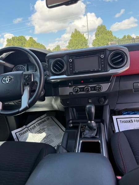 Toyota Tacoma SR5 Double Cab Long Bed V6 6AT 2WD 2017