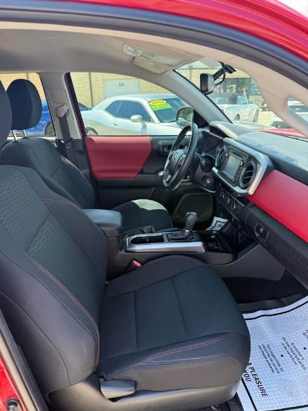 Toyota Tacoma SR5 Double Cab Long Bed V6 6AT 2WD 2017