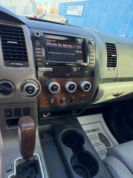 Toyota Tundra Limited 5.7L CrewMax 4WD 2012