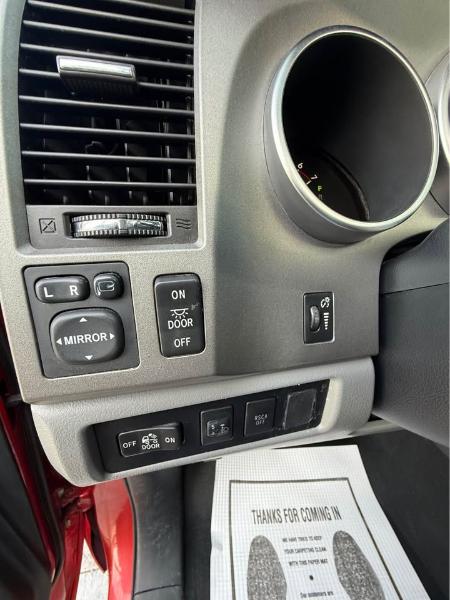 Toyota Tundra Limited 5.7L CrewMax 4WD 2012