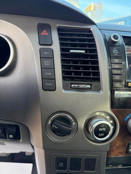 Toyota Tundra Limited 5.7L CrewMax 4WD 2012