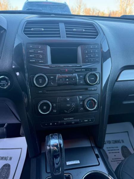 Ford Explorer XLT FWD 2017