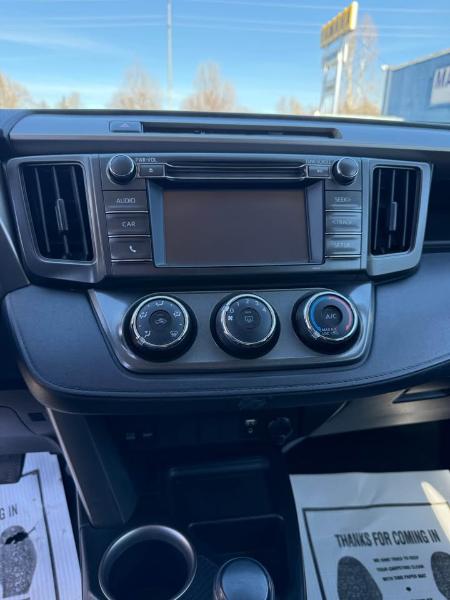 Toyota RAV4 LE FWD 2014