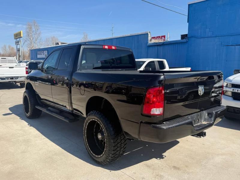 RAM 1500 Tradesman Quad Cab 4WD 2016