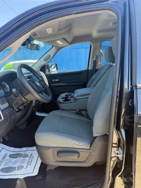 RAM 1500 Tradesman Quad Cab 4WD 2016