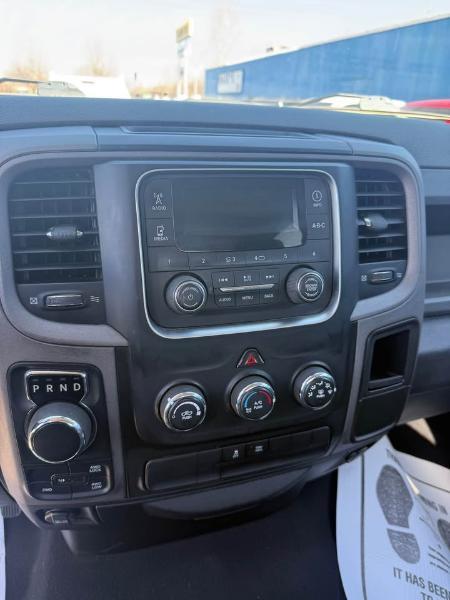 RAM 1500 Tradesman Quad Cab 4WD 2016
