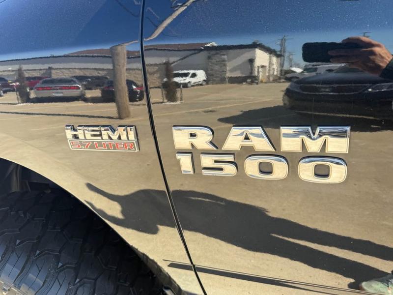 RAM 1500 Tradesman Quad Cab 4WD 2016