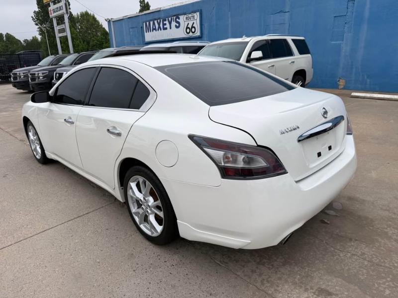 Nissan Maxima SV 2012