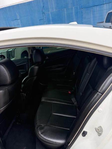 Nissan Maxima SV 2012