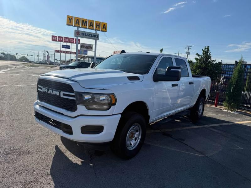 RAM 2500 Tradesman Crew Cab SWB 4WD 2023