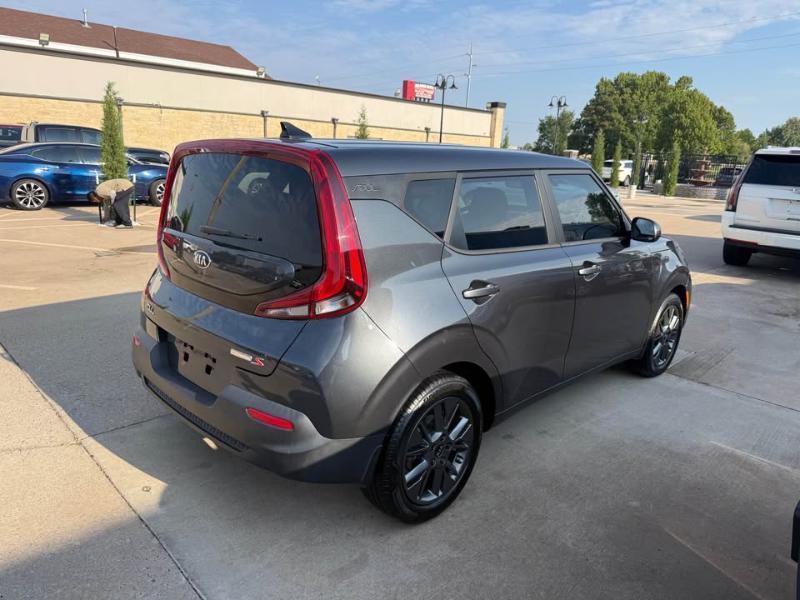 Kia Soul LX CVT 2021