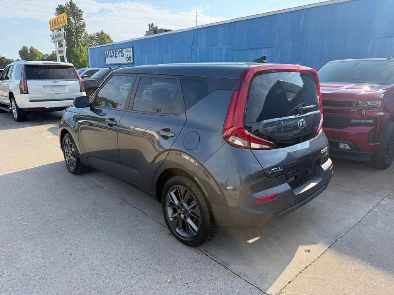 Kia Soul LX CVT 2021