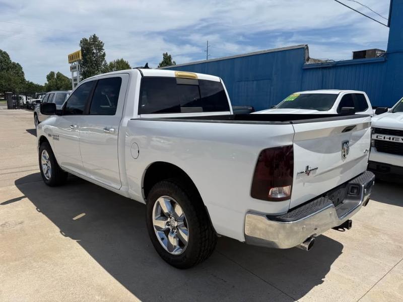 RAM 1500 SLT Crew Cab SWB 4WD 2016