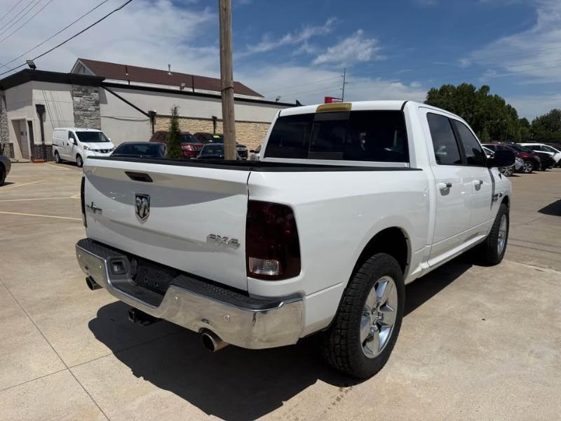 RAM 1500 SLT Crew Cab SWB 4WD 2016