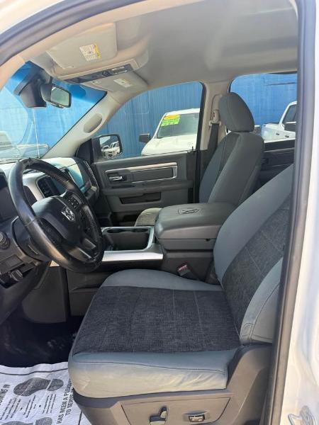 RAM 1500 SLT Crew Cab SWB 4WD 2016