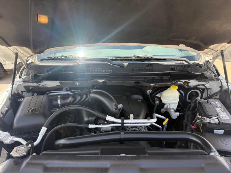 RAM 1500 SLT Crew Cab SWB 4WD 2016