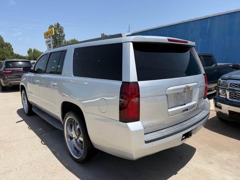 Chevrolet Suburban LT 1500 4WD 2015