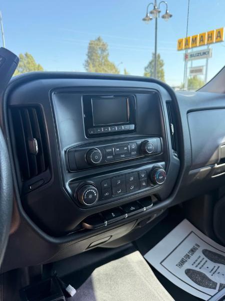 Chevrolet Silverado 2500HD Work Truck Crew Cab 4WD 2015