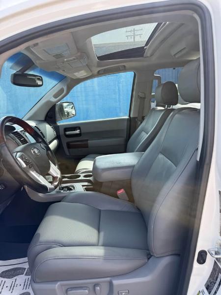 Toyota Sequoia Plantium 4WD 2016
