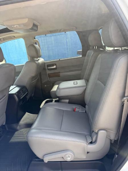 Toyota Sequoia Plantium 4WD 2016