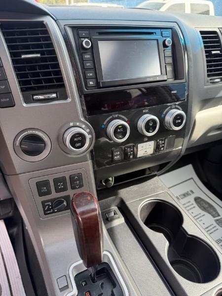 Toyota Sequoia Plantium 4WD 2016