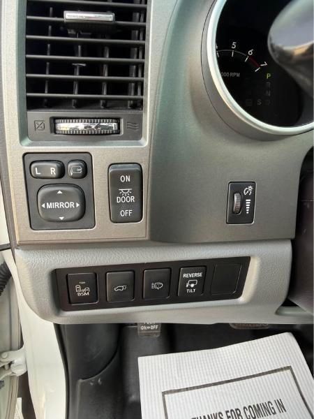 Toyota Sequoia Plantium 4WD 2016