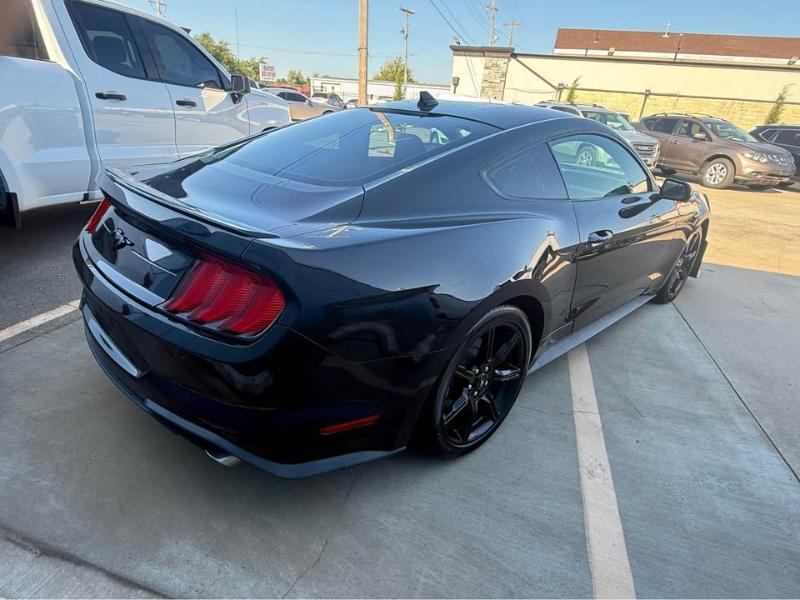 Ford Mustang EcoBoost Coupe 2020