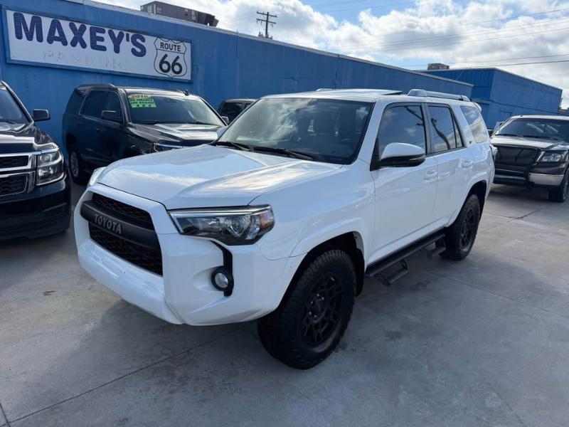 Toyota 4Runner SR5 4WD 2017