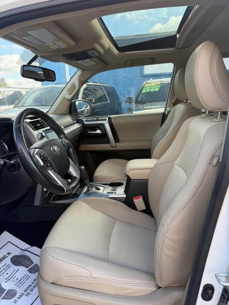 Toyota 4Runner SR5 4WD 2017