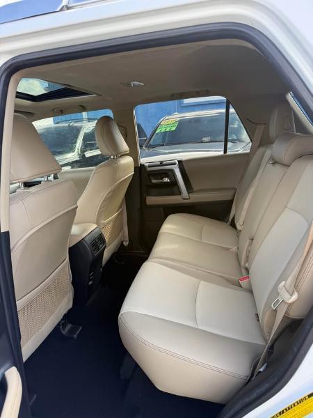 Toyota 4Runner SR5 4WD 2017