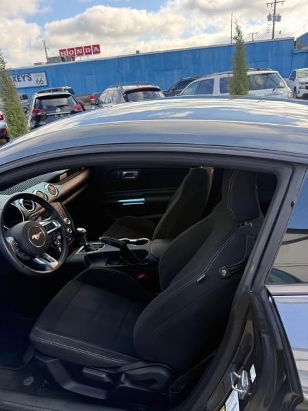 Ford Mustang EcoBoost Coupe 2018
