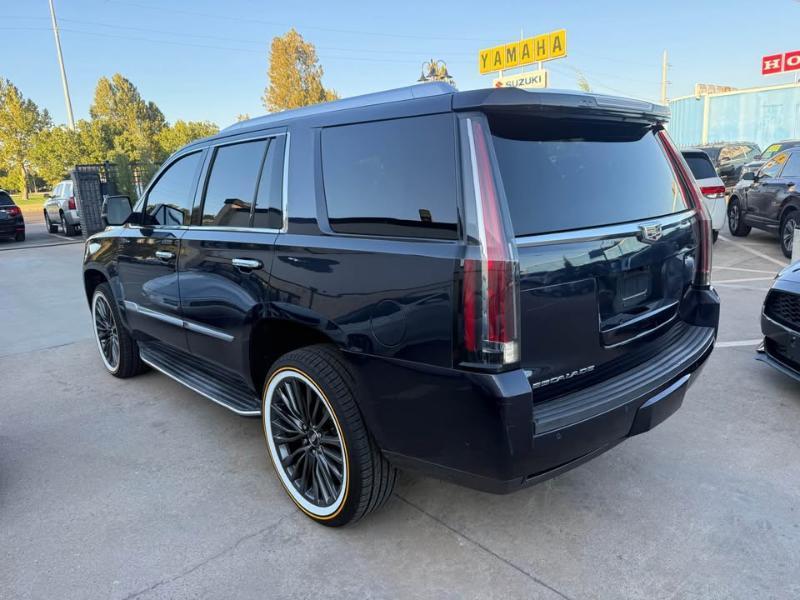 Cadillac Escalade Luxury 4WD 2017