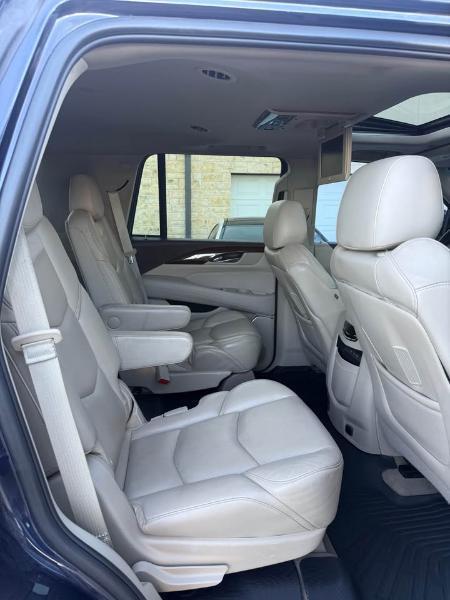 Cadillac Escalade Luxury 4WD 2017