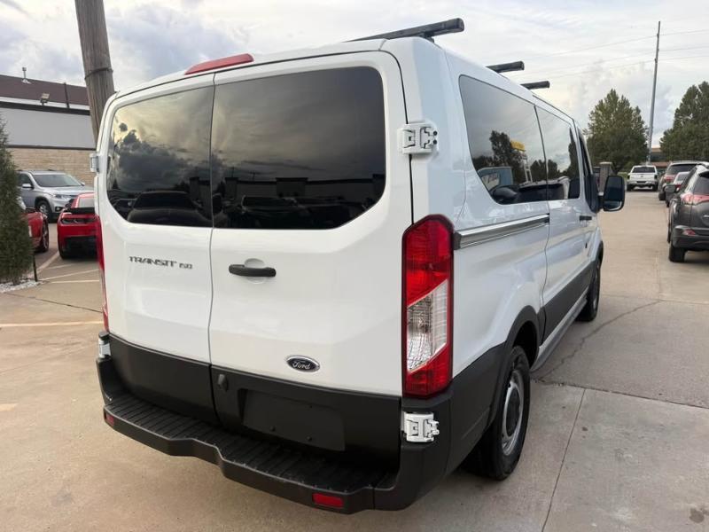 Ford Transit 150 Wagon Low Roof XL w/Sliding Pass. 130-in. WB 2016
