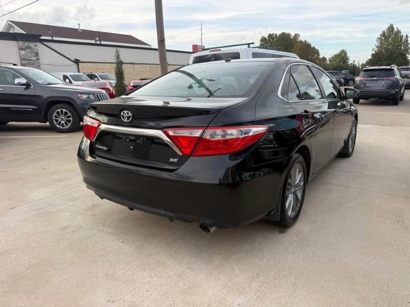 Toyota Camry SE 2017