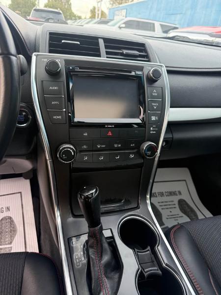 Toyota Camry SE 2017