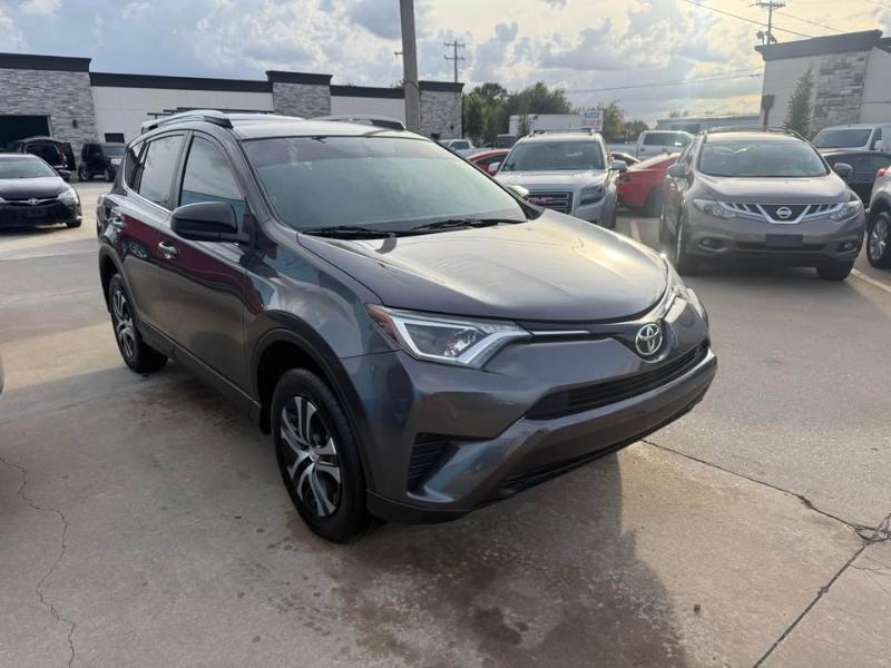 Toyota RAV4 LE FWD 2016