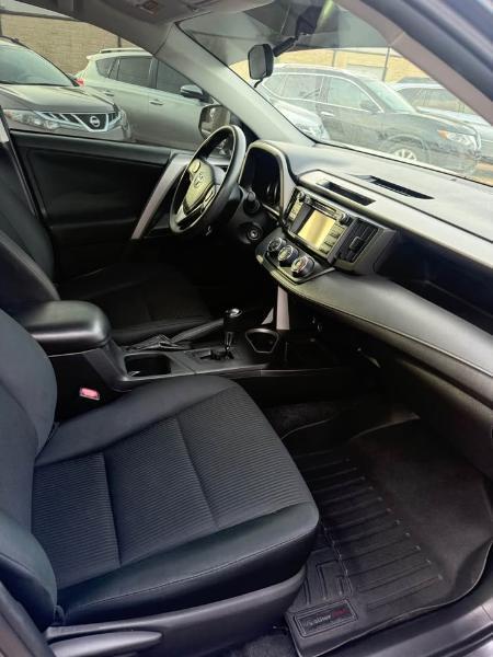 Toyota RAV4 LE FWD 2016