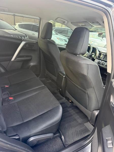 Toyota RAV4 LE FWD 2016