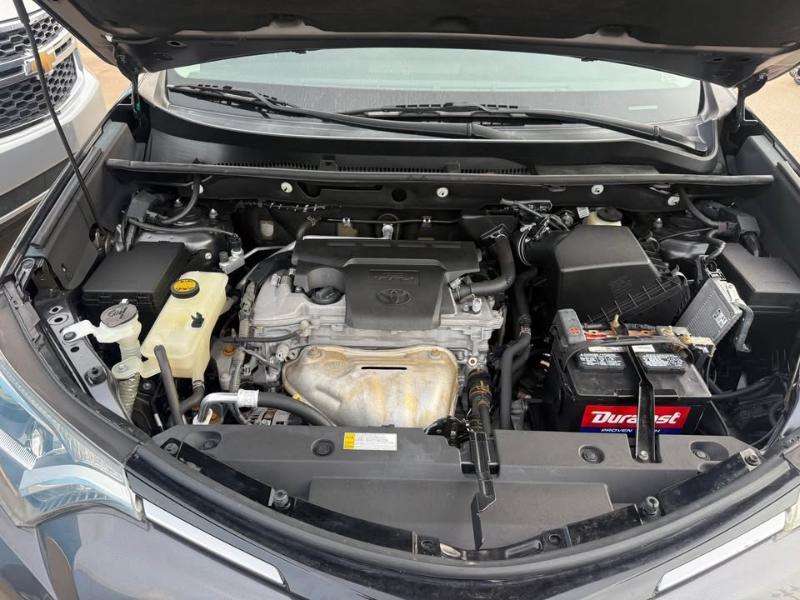 Toyota RAV4 LE FWD 2016