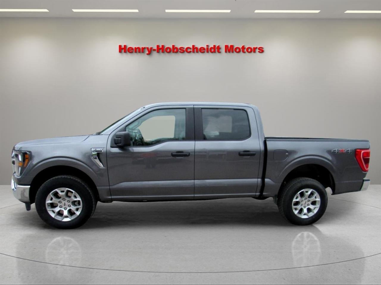 Ford F-150 XLT SuperCrew 4WD 2023