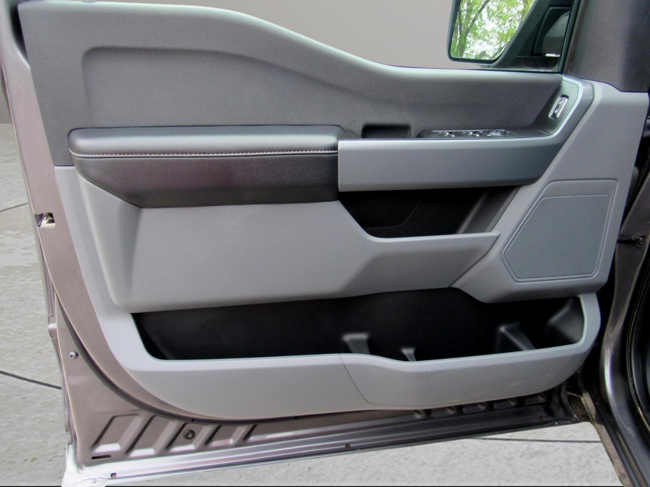 Ford F-150 XLT SuperCrew 4WD 2023