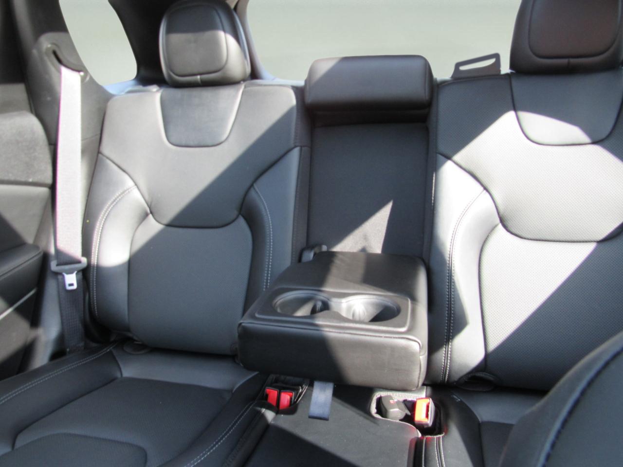 Jeep Cherokee Latitude Lux 4WD 2022 Jeep Cherokee Latitude Lux 4WD 2022