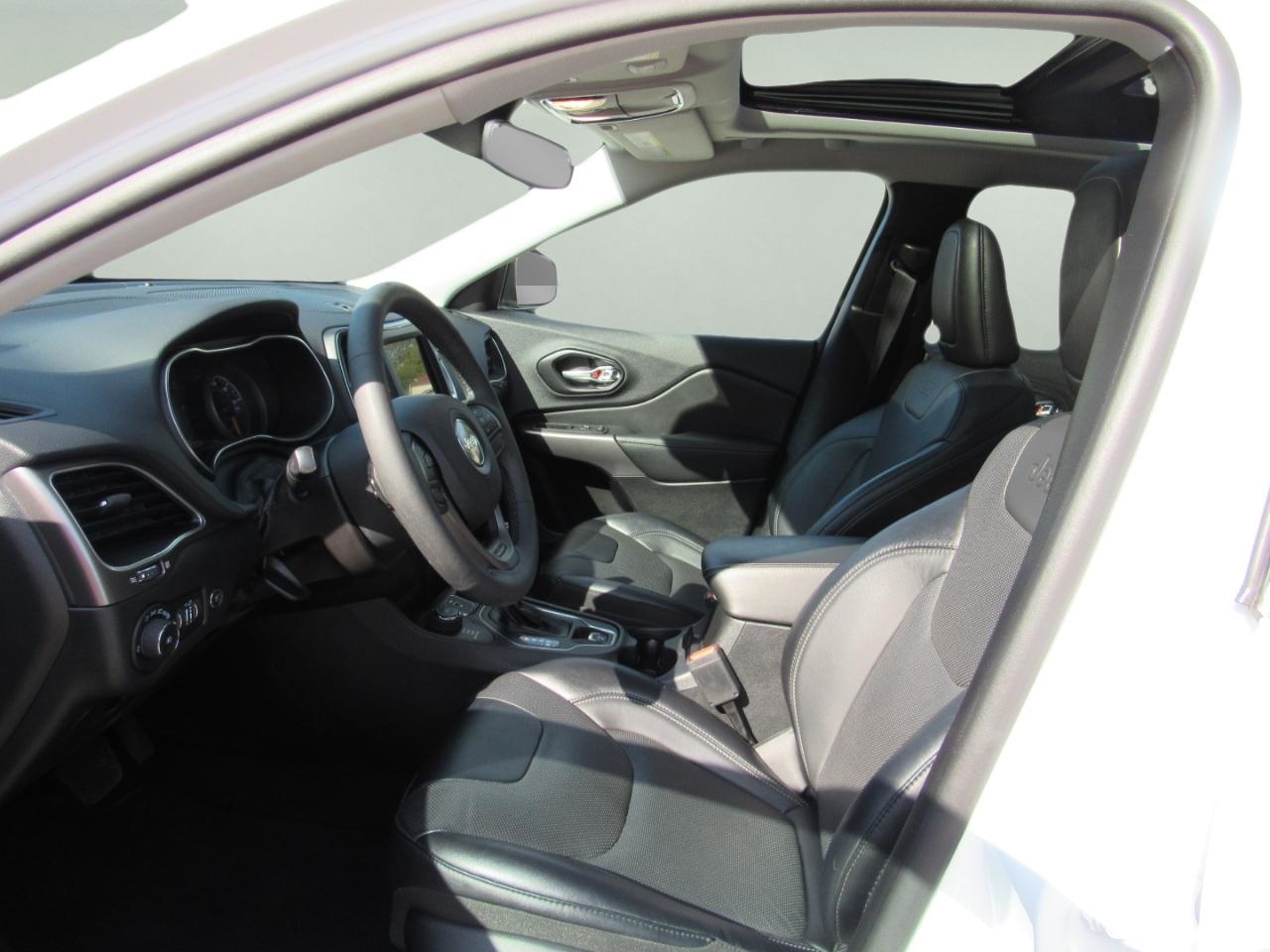 Jeep Cherokee Latitude Lux 4WD 2022 Jeep Cherokee Latitude Lux 4WD 2022