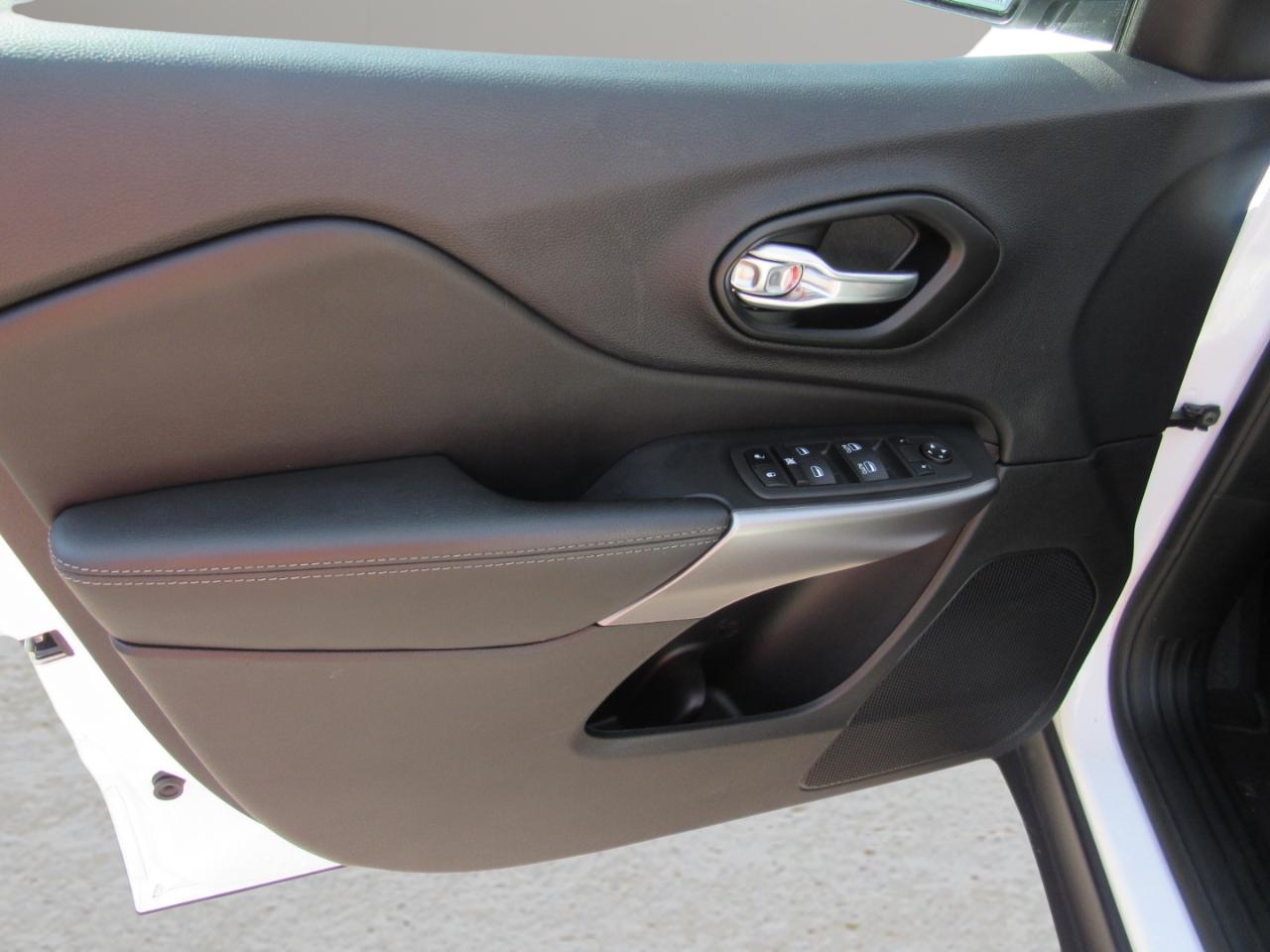 Jeep Cherokee Latitude Lux 4WD 2022 Jeep Cherokee Latitude Lux 4WD 2022