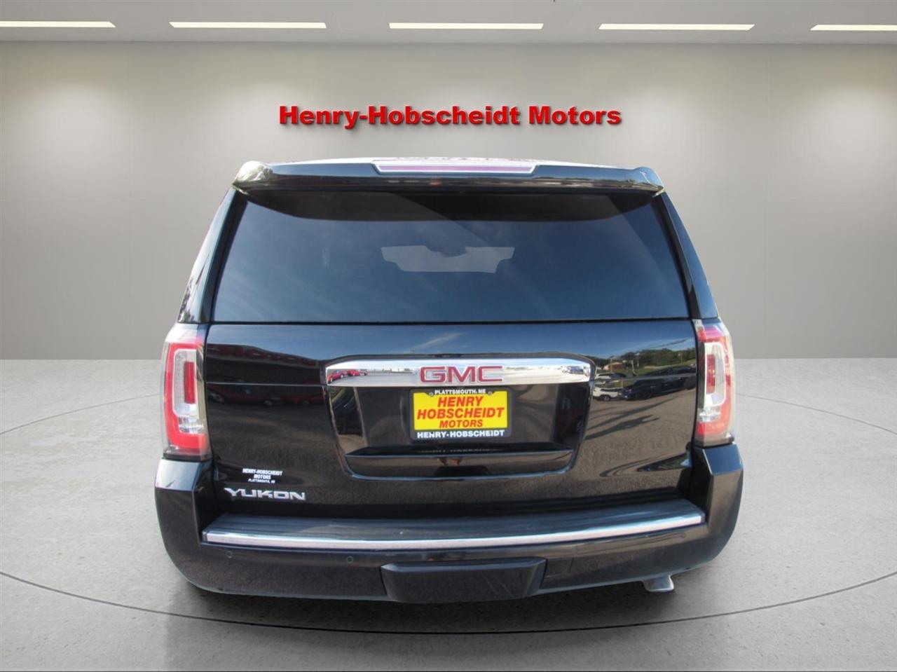 GMC Yukon Denali 4WD 2019