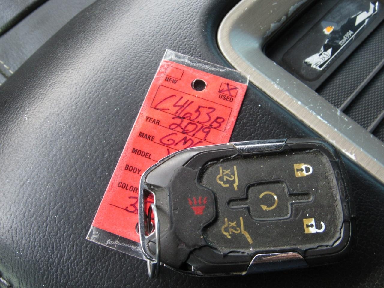 GMC Yukon Denali 4WD 2019