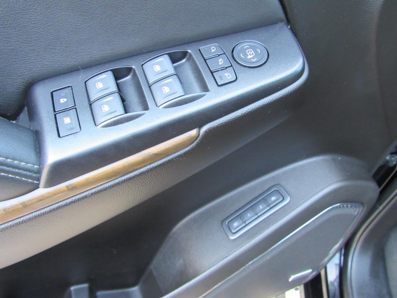 GMC Yukon Denali 4WD 2019