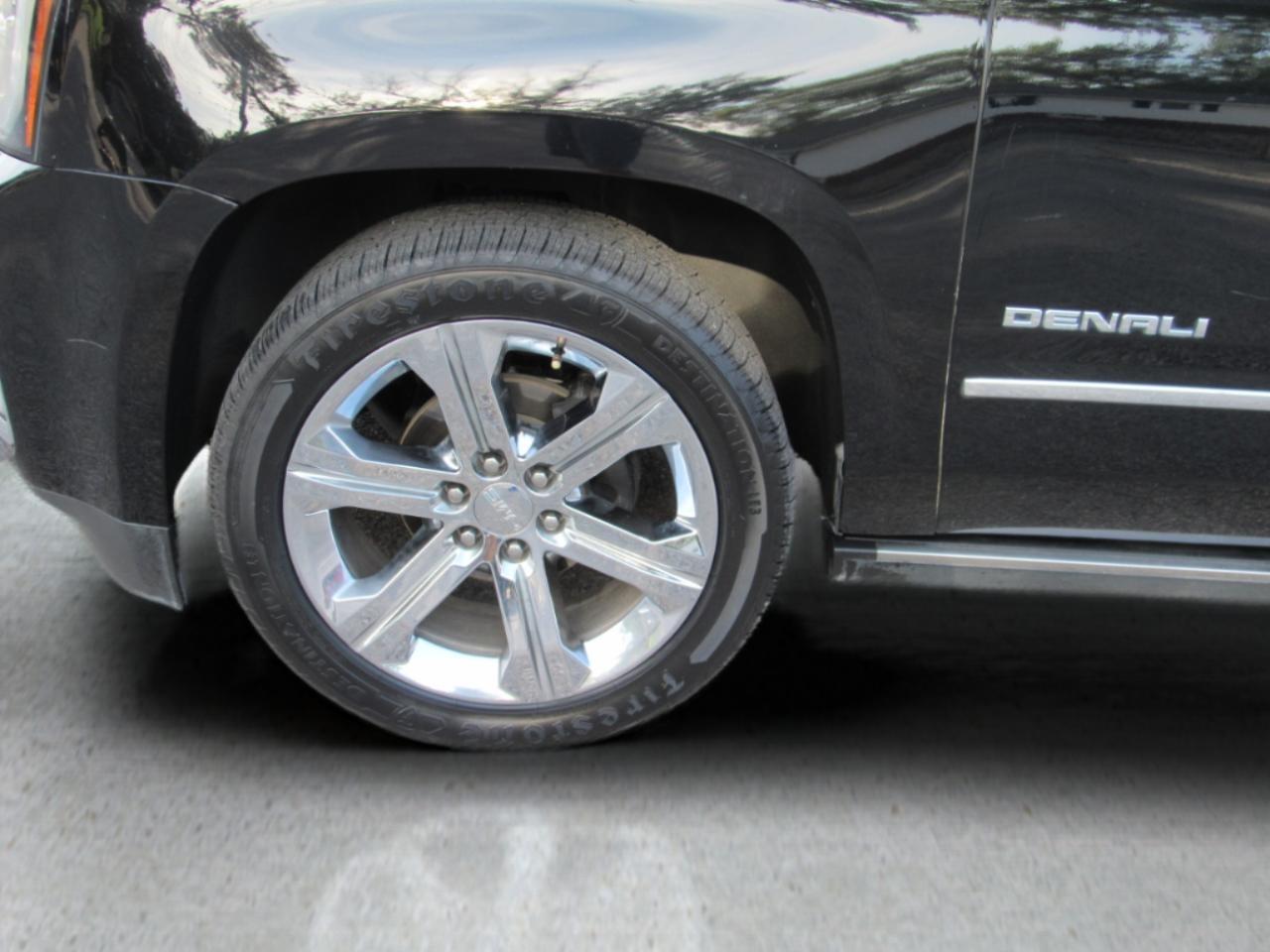 GMC Yukon Denali 4WD 2019