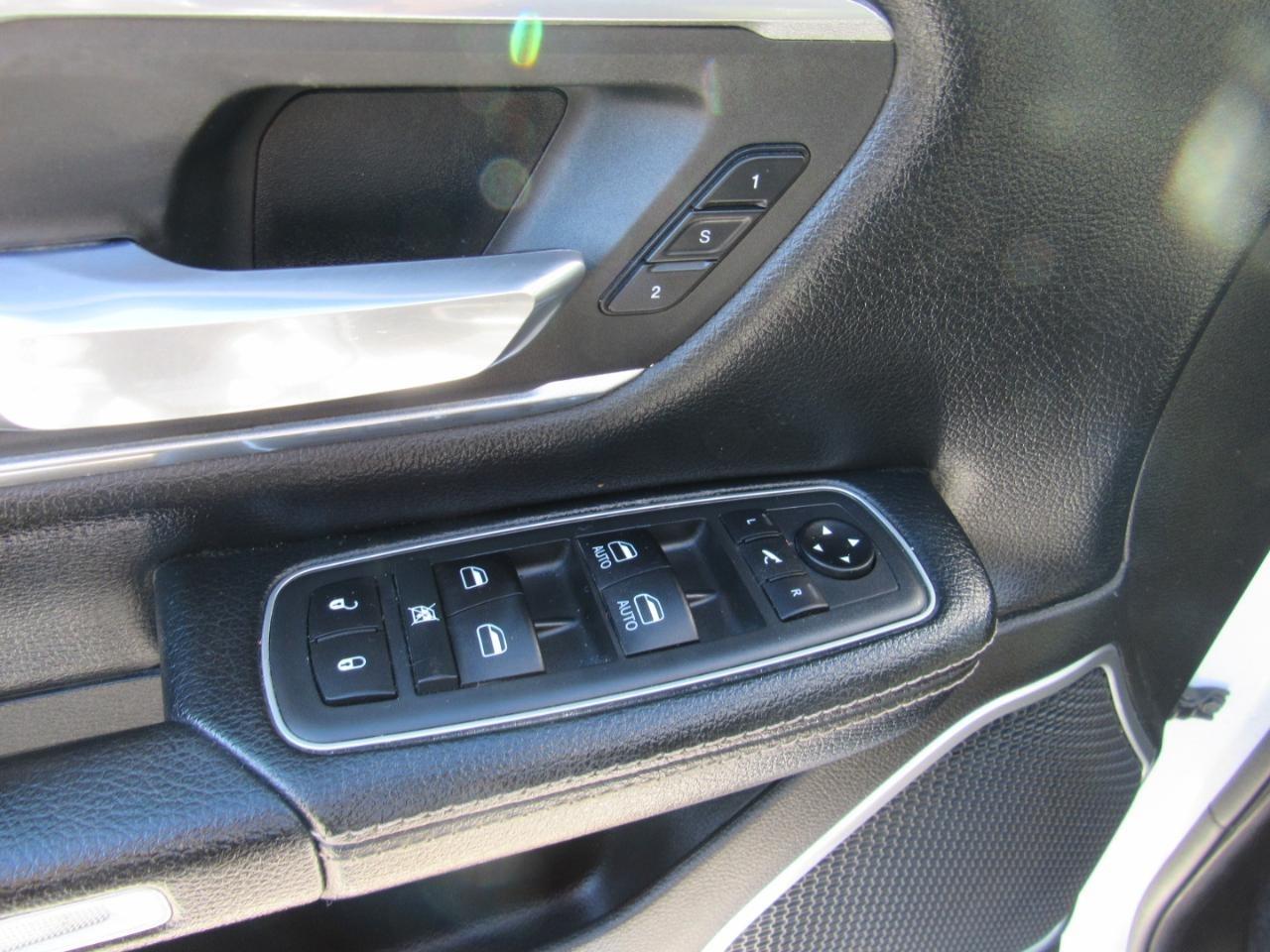 RAM 1500 Laramie Crew Cab 4WD 2020